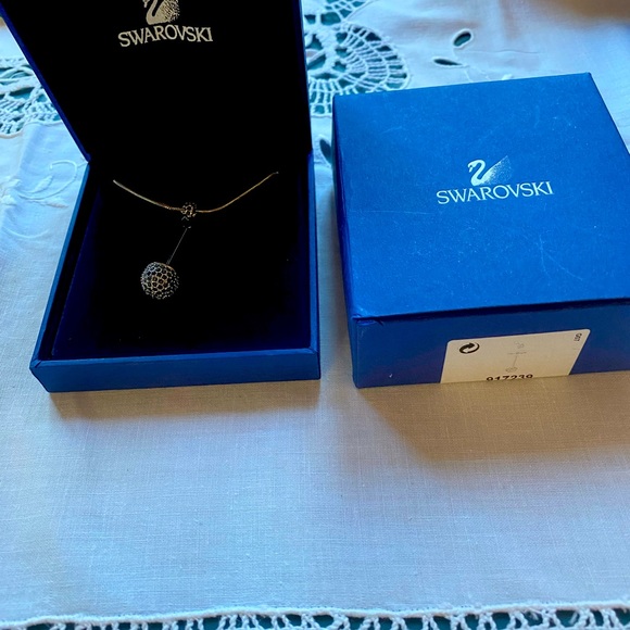 Swarovski black crystal necklace New with tags and in box - Picture 1 of 2